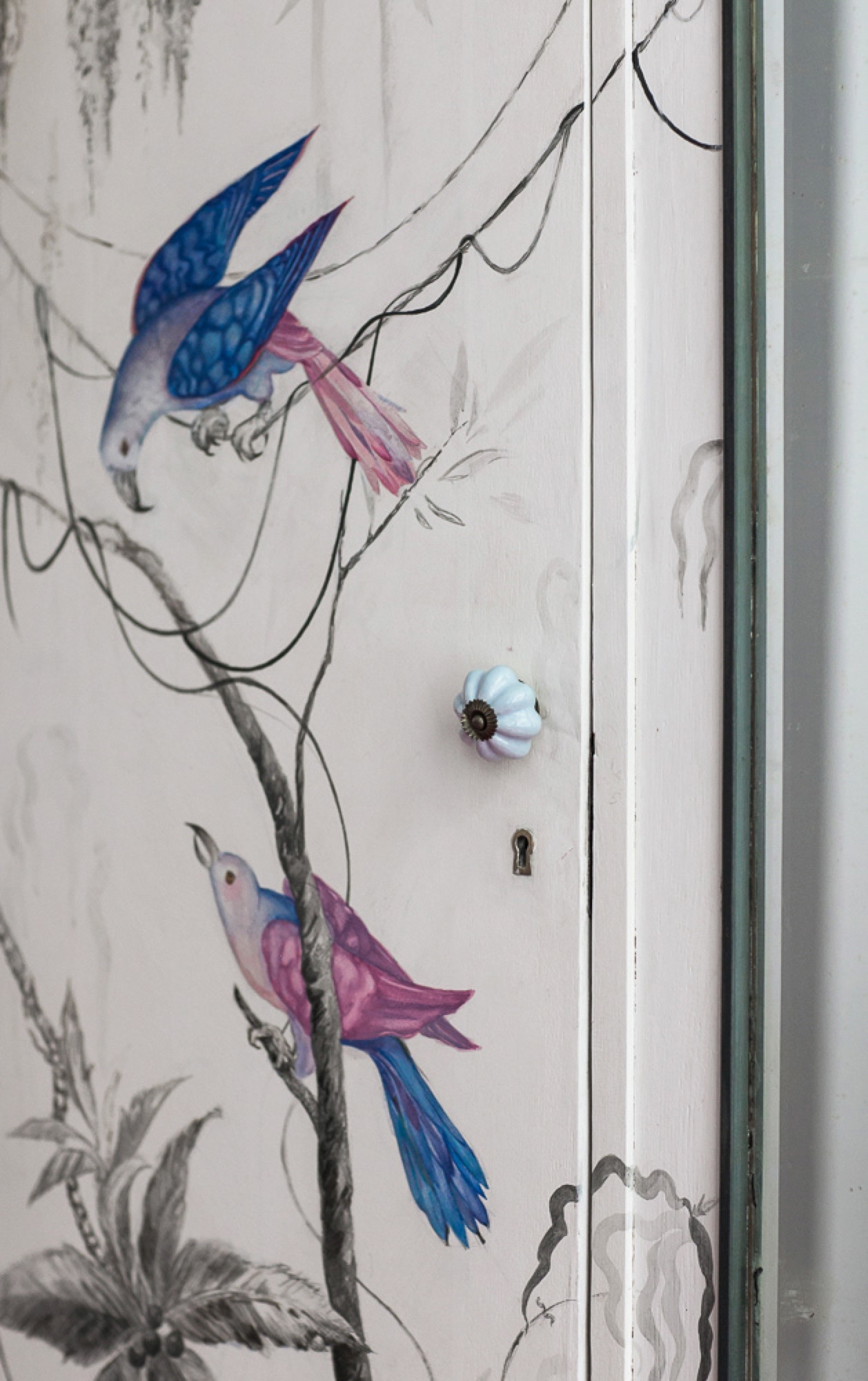 Bird wardrobe